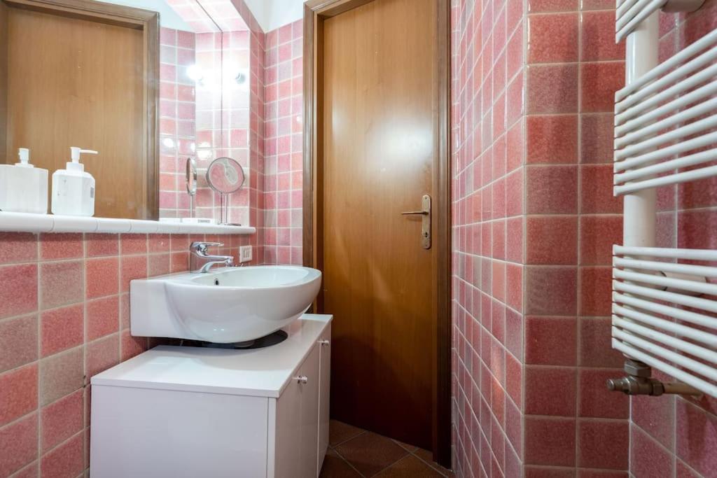 Apartmán A Due Fermate Dal ColosseoWi-Fi & Netflix Gratis Řím Exteriér fotografie